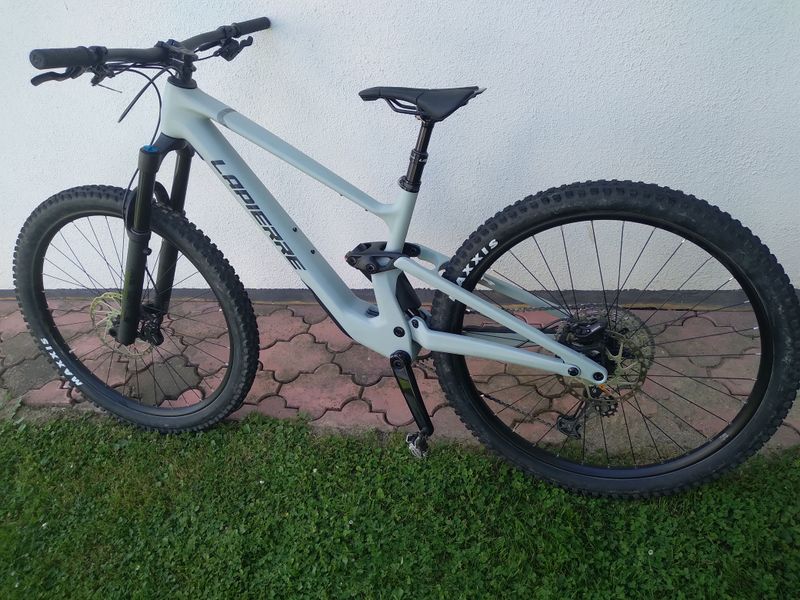 Lapierre Zesty CF 6.9 2025 2025 Mountainbike usato, Grigio chiaro — immagine 23 di 39