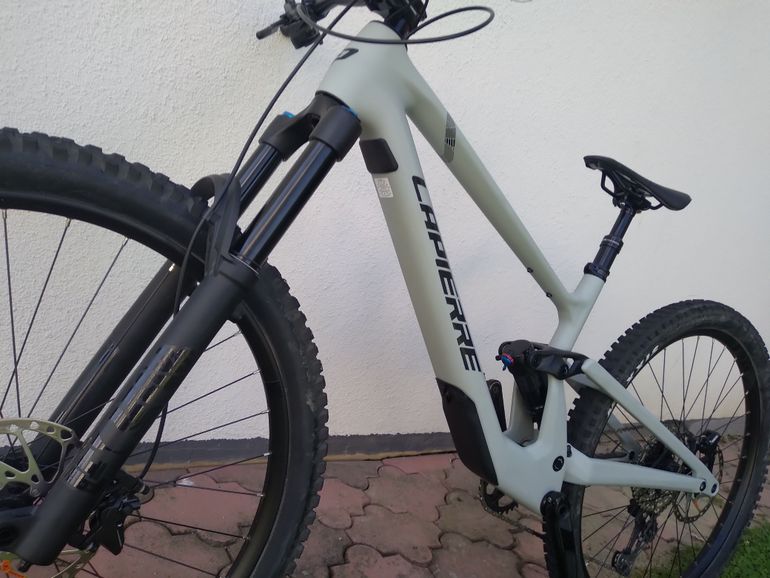 Brugt Lapierre Zesty CF 6.9 2025 2025 Mountainbike — billede 38 af 39