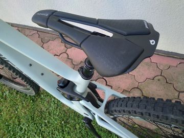 Lapierre Zesty CF 6.9 2025 2025 Mountainbike usato, Grigio chiaro — immagine 32 di 39