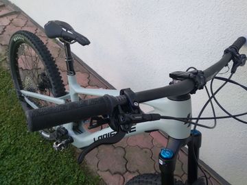 Lapierre Zesty CF 6.9 2025 2025 Mountainbike usato, Grigio chiaro — immagine 11 di 39
