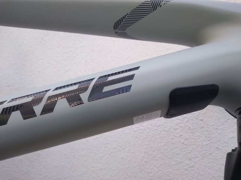 Lapierre Zesty CF 6.9 2025 2025 Mountainbike usato, Grigio chiaro — immagine 15 di 39