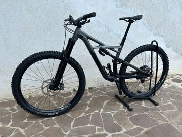 Tweedehands Specialized Enduro Shimano Deore XT 2017 Mountainbike — afbeelding 1 van 13