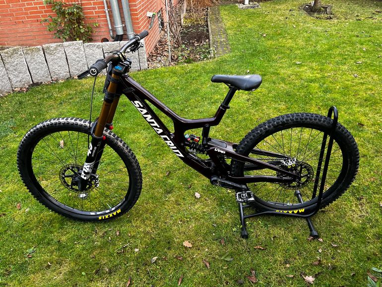 【SANTACRUZ V10 7 超美品！】※配送対応しました！ Used Santa Cruz V10. 7 CC – $ 6,892 | buycycle