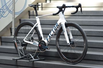 Factor Monza Force Pearl White 2026 2026 Road & Gravel usato