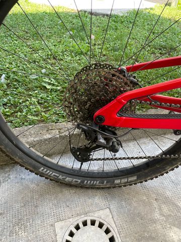Used Scott Spark 960 2022 2022 Mountainbike, Red, 29 — image 3 of 9