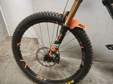 Brugt Mondraker Foxy Carbon RR SL 2020 2020 Mountainbike — billede 2 af 15
