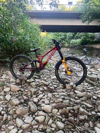 Brugt Specialized Demo Race 2023 2023 Mountainbike — billede 2 af 4