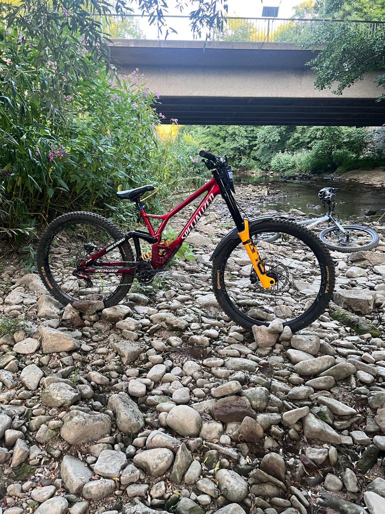 Brugt Specialized Demo Race 2023 2023 Mountainbike — billede 2 af 4