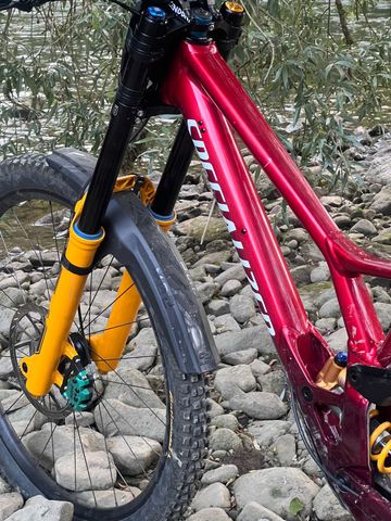 Specialized Demo Race 2023 2023 Mountainbike usato, Rosso — immagine 4 di 4