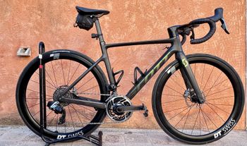 Scott Addict RC 30 2024 2024 Corsa & gravel usato