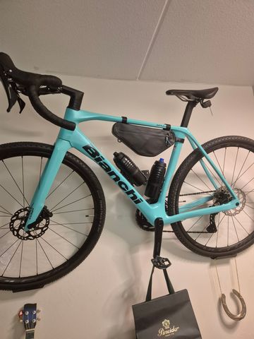 Bianchi Impulso COMP GRX 610 disc 2025 2025 Road & Gravel usato, Verde — immagine 1 di 5