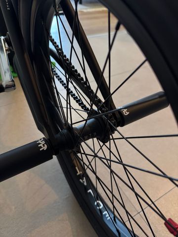 Used Wethepeople Custom 2018 Urban, Black — image 9 of 12