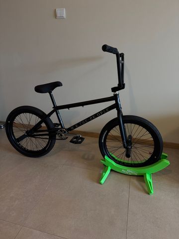 Used Wethepeople Custom 2018 Urban, Black — image 2 of 12