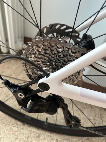Used Canyon Ultimate CF 7 2026 2026 Road & Gravel, White — image 5 of 6