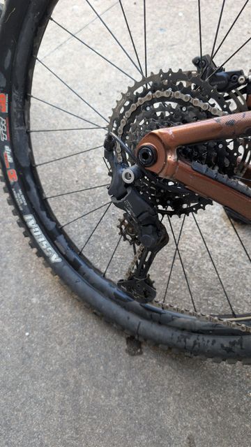Tweedehands Giant Reign SX 2024 2024 Mountainbike — afbeelding 3 van 13