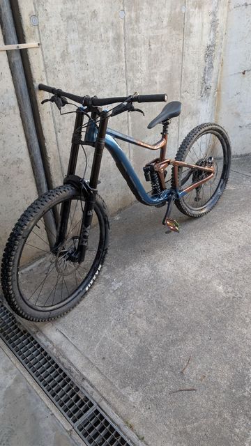 Tweedehands Giant Reign SX 2024 2024 Mountainbike — afbeelding 1 van 13