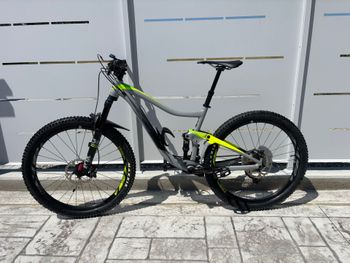 Giant Trance 2 2018 2018 Mountainbike de segunda mano, Gris claro — imagen 2 de 9