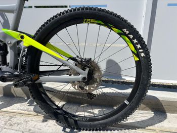 Giant Trance 2 2018 2018 Mountainbike de segunda mano, Gris claro — imagen 9 de 9