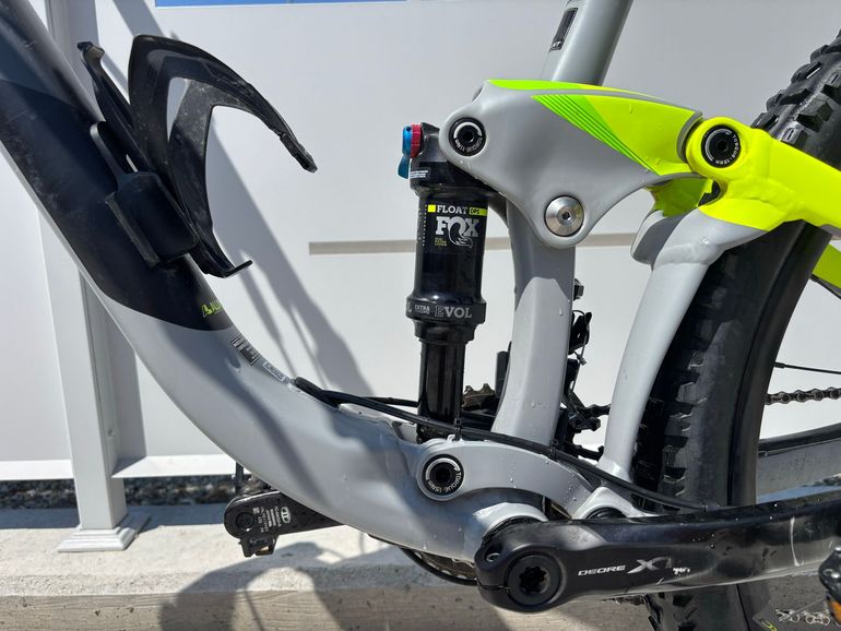 Giant Trance 2 2018 2018 Mountainbike de segunda mano, Gris claro — imagen 6 de 9