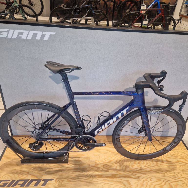 Brugt Giant Propel SRAM Force eTap AXS 2026 Road & Gravel — billede 2 af 12