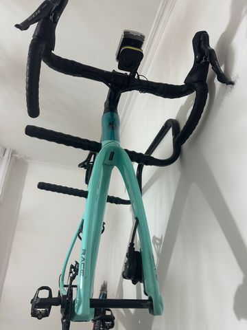 Tweedehands Bianchi Oltre Race 105 2025 Frameset 2025 Road & Gravel — afbeelding 4 van 4