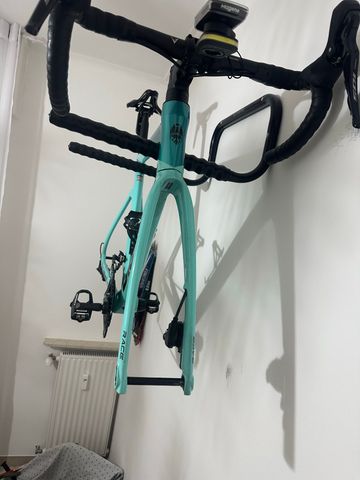 Tweedehands Bianchi Oltre Race 105 2025 Frameset 2025 Road & Gravel — afbeelding 2 van 4