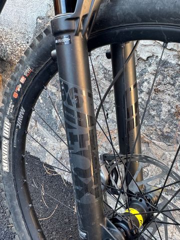 Mondraker SLY RR 2025 2025 Mountainbike de segunda mano, Negro — imagen 8 de 18