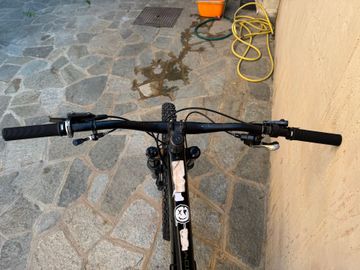 Used Trek Remedy Shimano Deore XT 2019 Mountainbike, Black — image 5 of 6