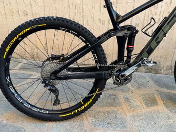 Used Trek Remedy Shimano Deore XT 2019 Mountainbike, Black — image 3 of 6