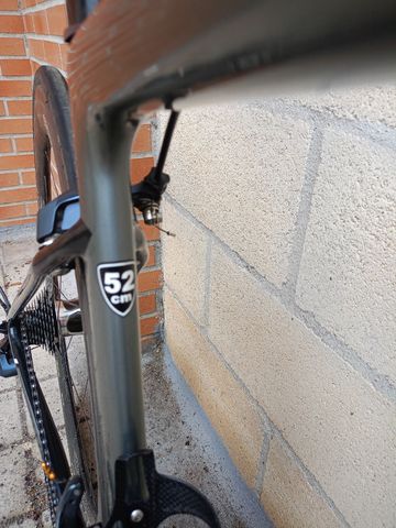 Used Specialized Tarmac Shimano Ultegra 2021 Road & Gravel, Light Gray — image 7 of 10