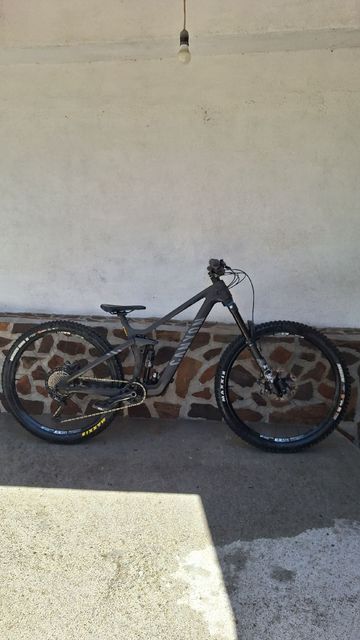 Tweedehands Canyon Strive CFR Underdog 2024 2024 Mountainbike — afbeelding 1 van 6