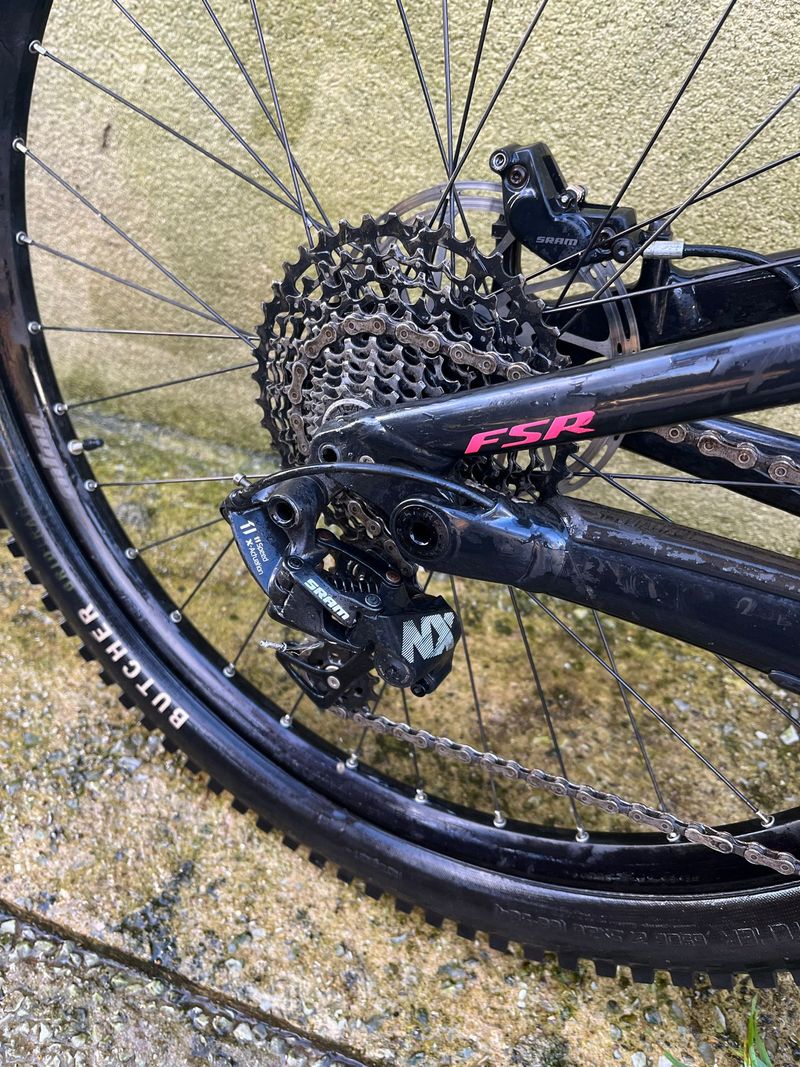 Specialized Enduro Pro 650b 2018 2018 Mountainbike d'occasion — image 2 sur 5