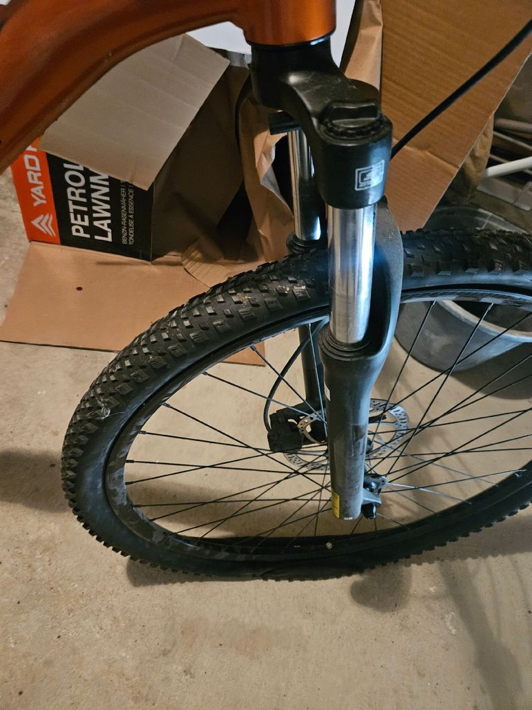 Giant Talon 2 2024 2024 Mountainbike usato, Arancione — immagine 10 di 11