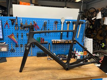 Focus IZALCO MAX 9.9 2024 Frameset 2024 Road & Gravel usato