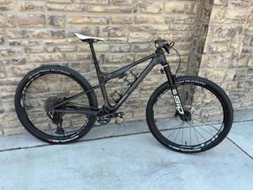Used UNNO Custom Sram Eagle Transmission X0 2027 Mountainbike, Black — image 1 of 6