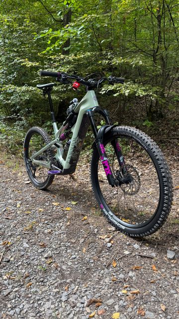 Used Canyon Strive:ON CFR 2023 2023 Mountainbike, Green, 29, 27.5 — image 3 of 9