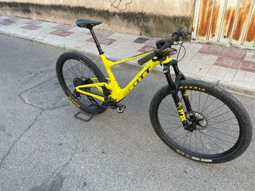 Used Scott Spark RC Comp 2023 2023 Mountainbike, Black, 29 — image 4 of 12