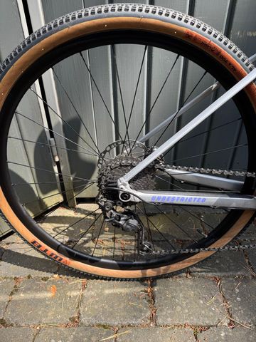 Używany BMC URS AL TWO 2023 2023 Road & Gravel — zdjęcie 4 z 5
