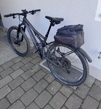 Używany Specialized Stumpjumper Comp 2023 2023 Mountainbike — zdjęcie 9 z 10