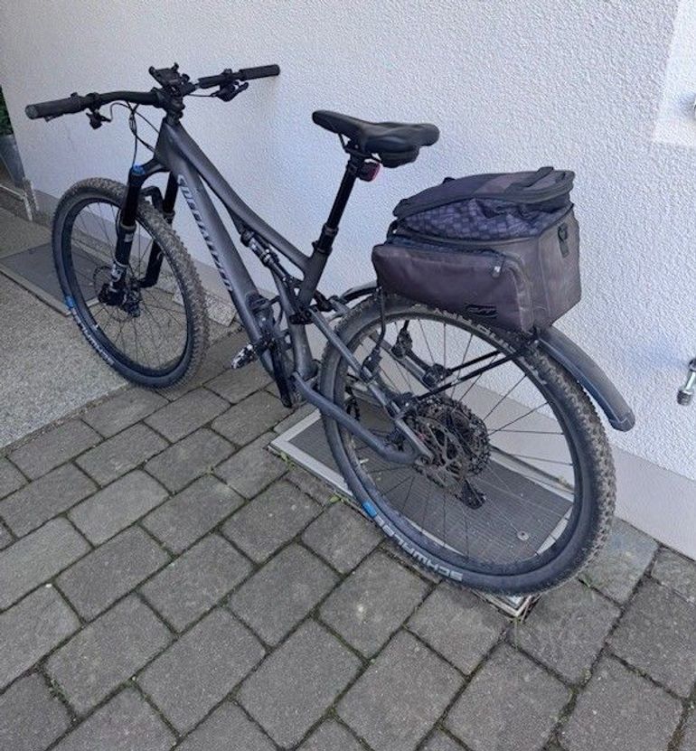 Używany Specialized Stumpjumper Comp 2023 2023 Mountainbike — zdjęcie 9 z 10