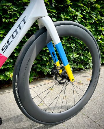 Used Scott Addict RC Pro 2025 2025 Road & Gravel, White — image 10 of 18