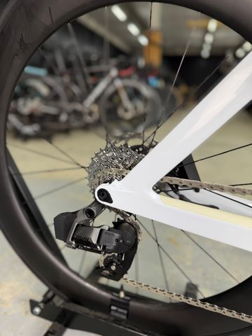 Used BMC Timemachine 01 DISC TWO 2023 2023 Road & Gravel, White — image 13 of 18