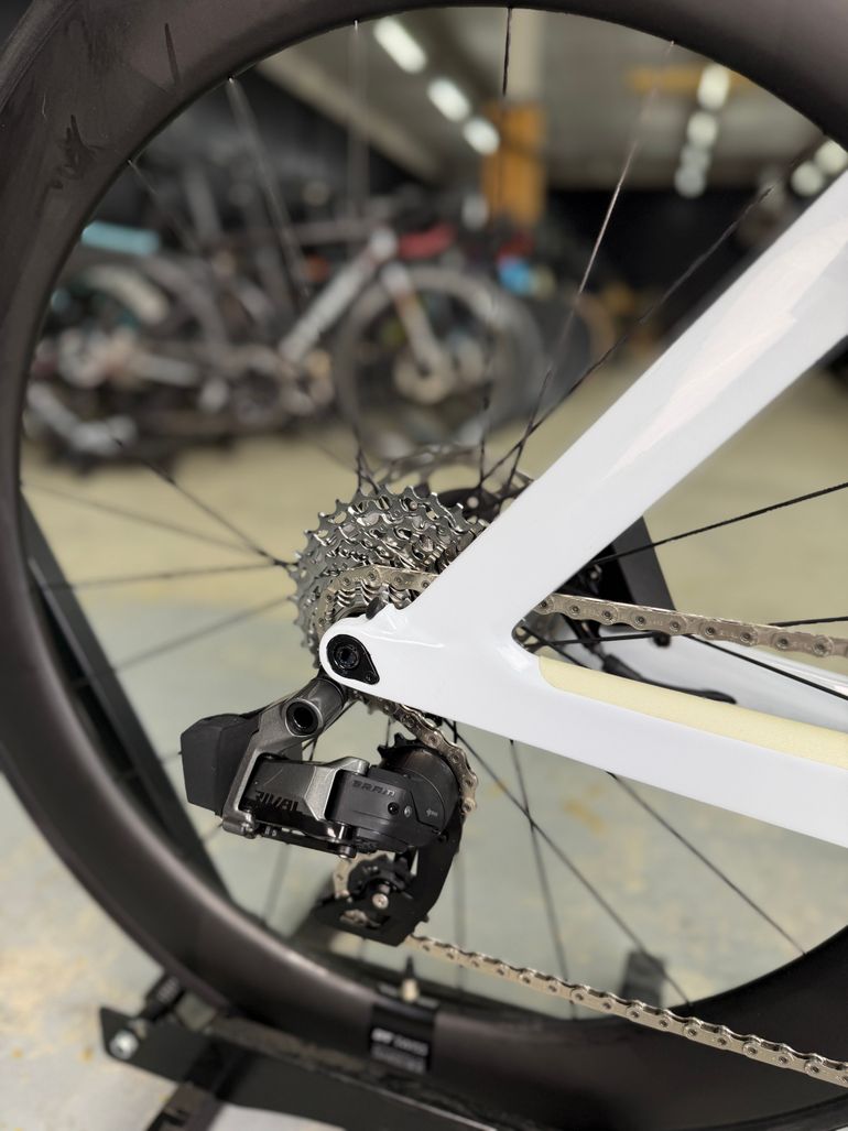 Gebrauchtes BMC Timemachine 01 DISC TWO 2023 2023 Road & Gravel, Weiß — Bild 13 von 18