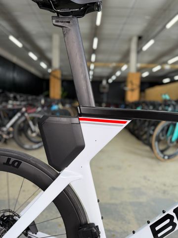 Used BMC Timemachine 01 DISC TWO 2023 2023 Road & Gravel, White — image 11 of 18