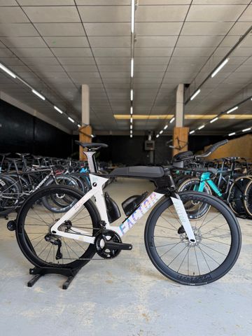Used Factor SLiCK Di2 Carbon 2025 Road & Gravel