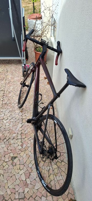 Used Scott Addict 30 2022 2022 Road & Gravel, Red — image 2 of 8