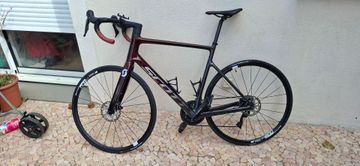 Used Scott Addict 30 2022 2022 Road & Gravel, Red — image 1 of 8
