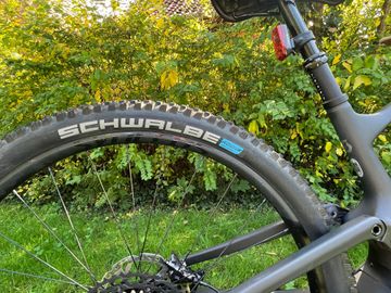Used Scott Spark 910 2022 2022 Mountainbike, Light Gray, 29 — image 13 of 15