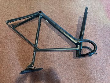 Canyon Ultimate CF SL 7 Disc 2021 Frameset 2021 Road & Gravel usato, Nero — immagine 2 di 19