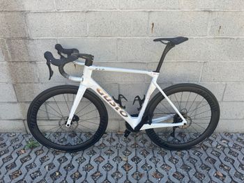 Used Gusto Custom Shimano 105 2026 Road & Gravel, White — image 2 of 13